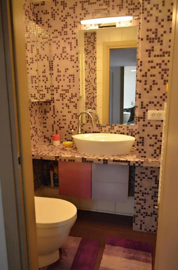 Appartamento Apartament Confort Panu Bucarest Esterno foto